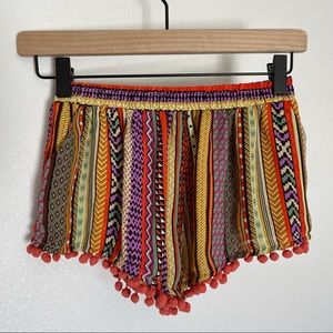 KIWI TUCKER POMPOM SHORTS